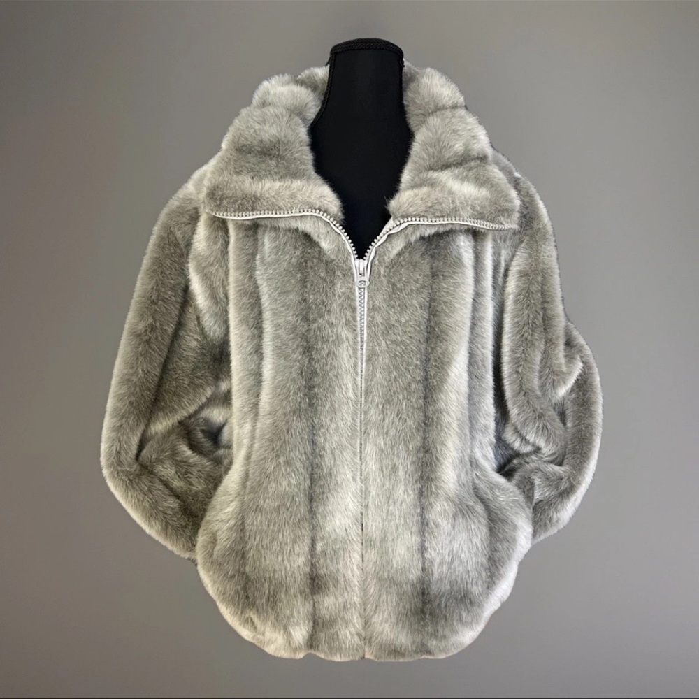 Vintage Tally Ho Luxurious Silver Faux Fur Bomber Jacket women’s Mediumm